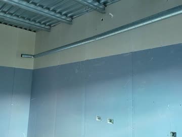 Acoustic mineral wool insulation with resilient bars